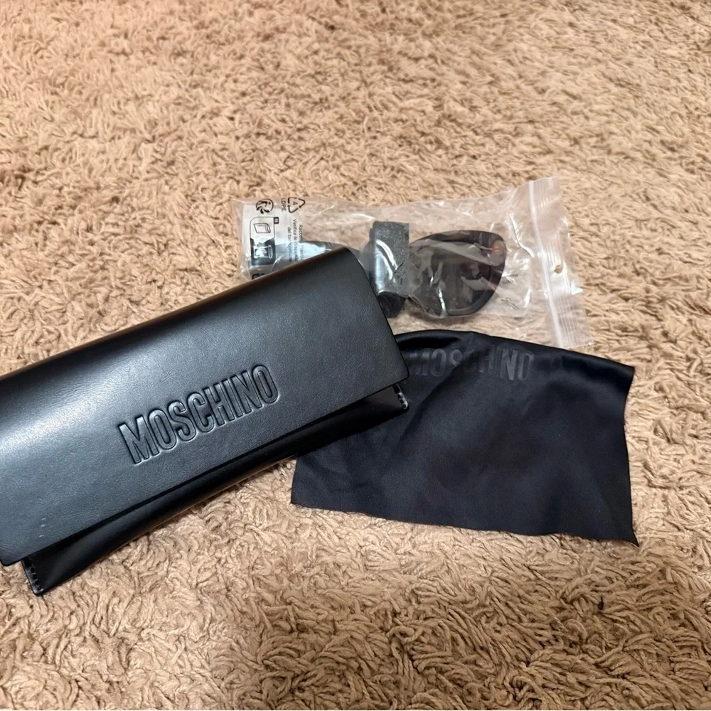 Moschino Brown Cat-Eye Sunglasses with Black Case
